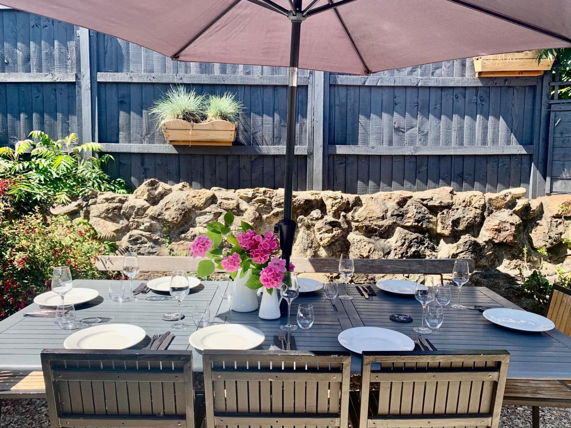 Blas At Fronlas Cafe - The Heart Of Newport Newport  Exterior foto
